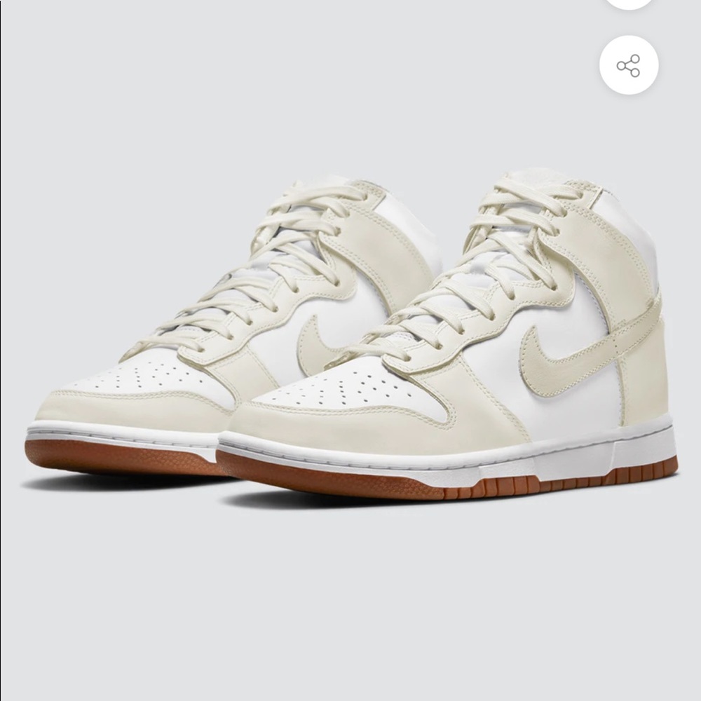 Brand New Nike Dunk High Size W7